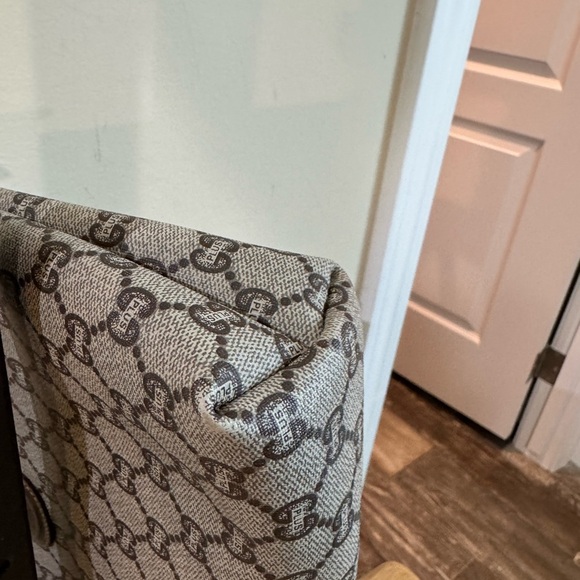 Gucci Brown Toiletry Bag with Monogram Design - Picture 5 of 13